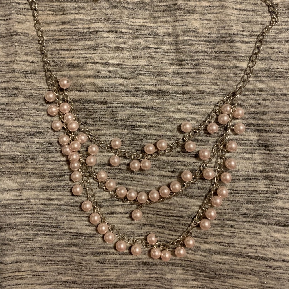 Light pink pearl necklace